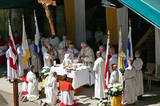 Festgottesdienst zum 1.000 Todestag des Heiligen Heimerads auf dem Hasunger Berg (Foto: Karl-Franz Thiede)